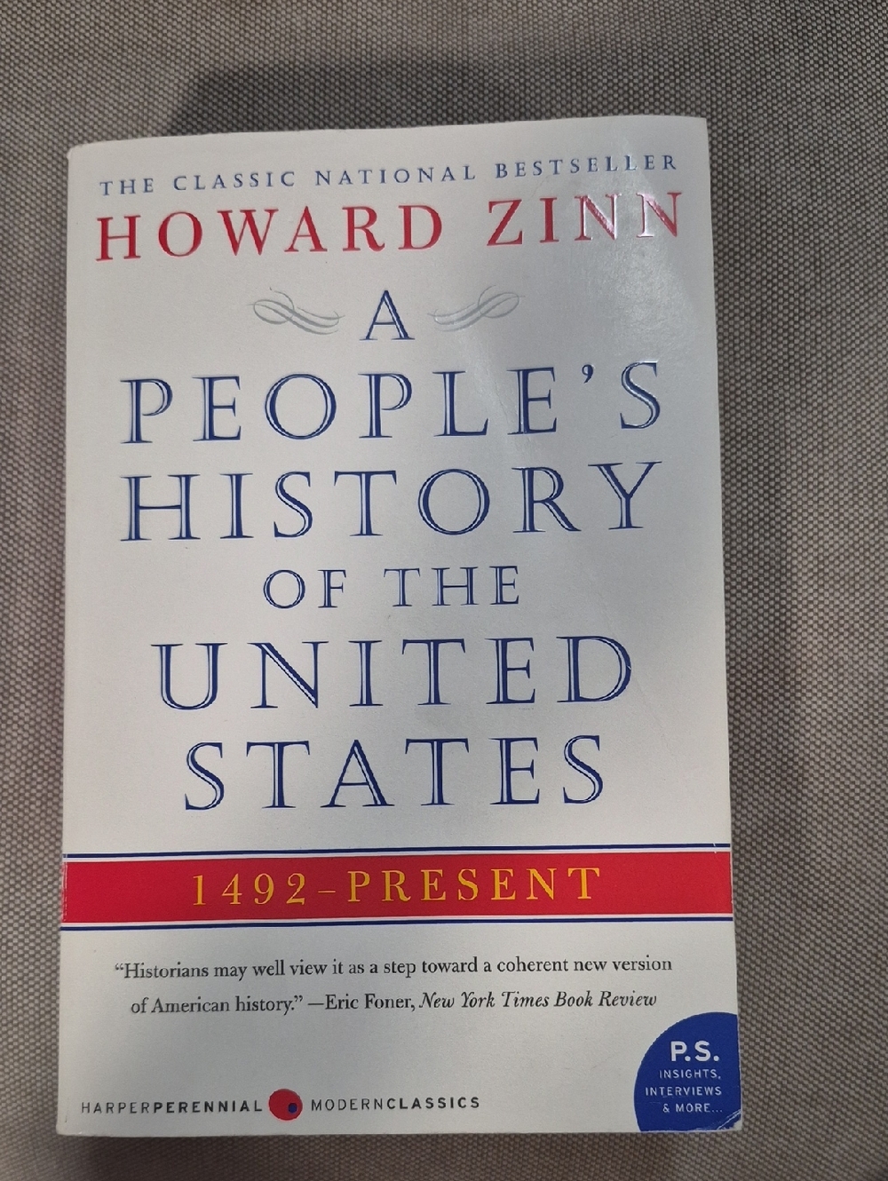 A People's History of the United States by Howard Zinn - White/Red/Blue Cover